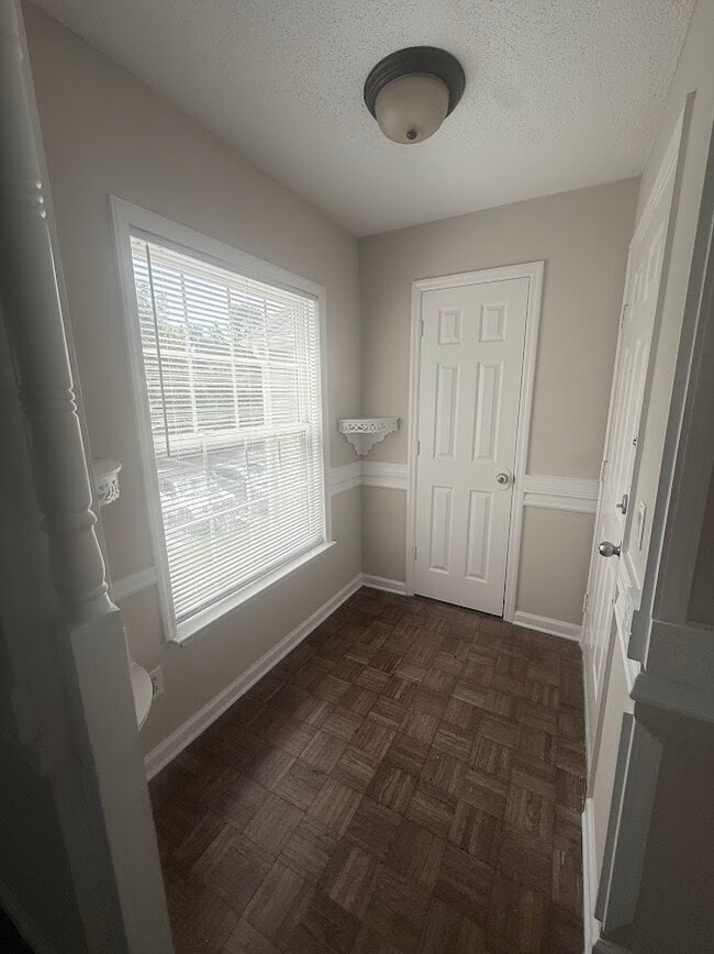 Building Photo - 8558 Hopkins Cir