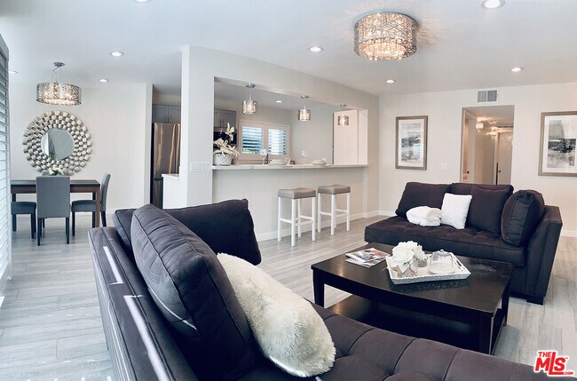 Building Photo - 4642 Park Granada Park