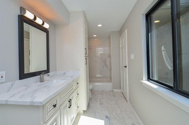 Building Photo - 15735 Tanya Cir