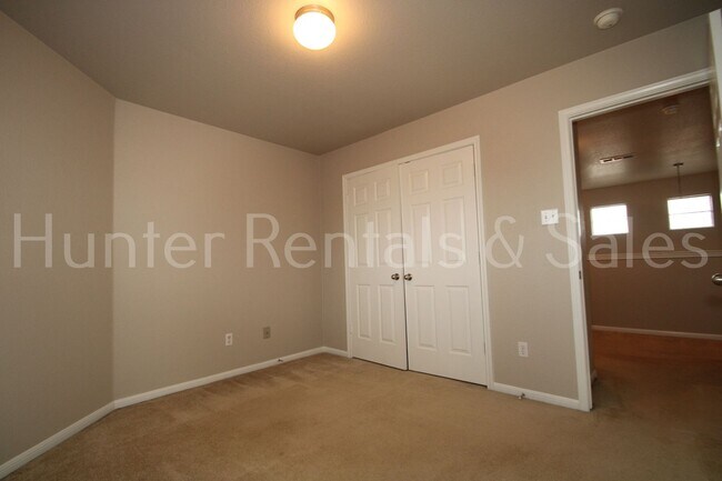 Building Photo - Bridgewood Beauty