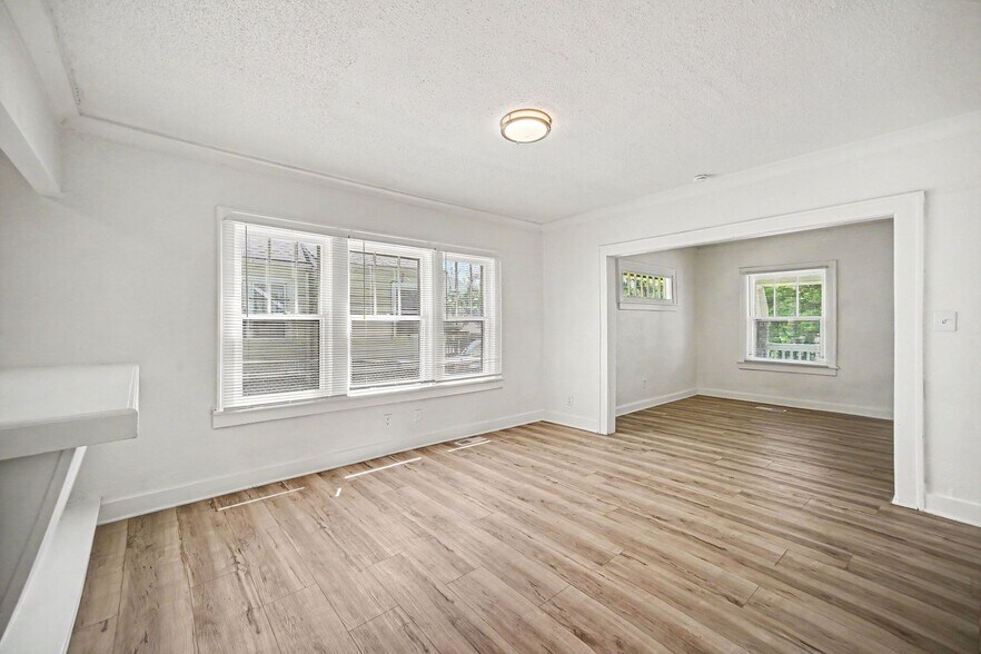 Building Photo - 6431 S Benton Ave