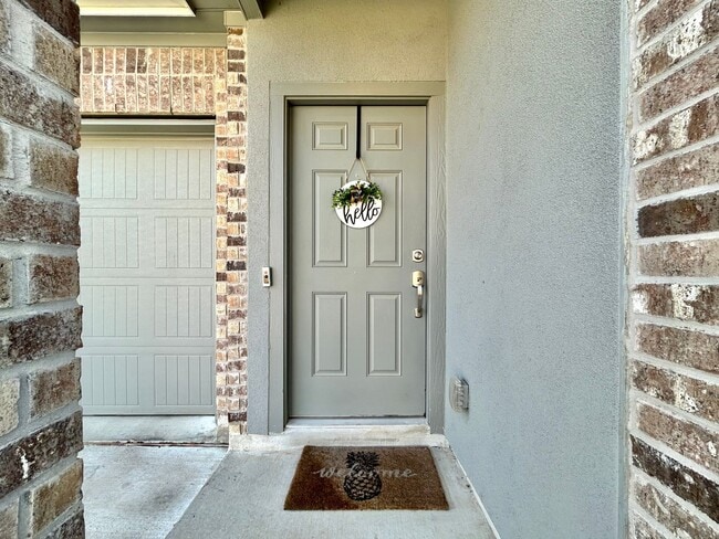 Building Photo - 3/BR 2/BA Home with Modern Comforts and a ...