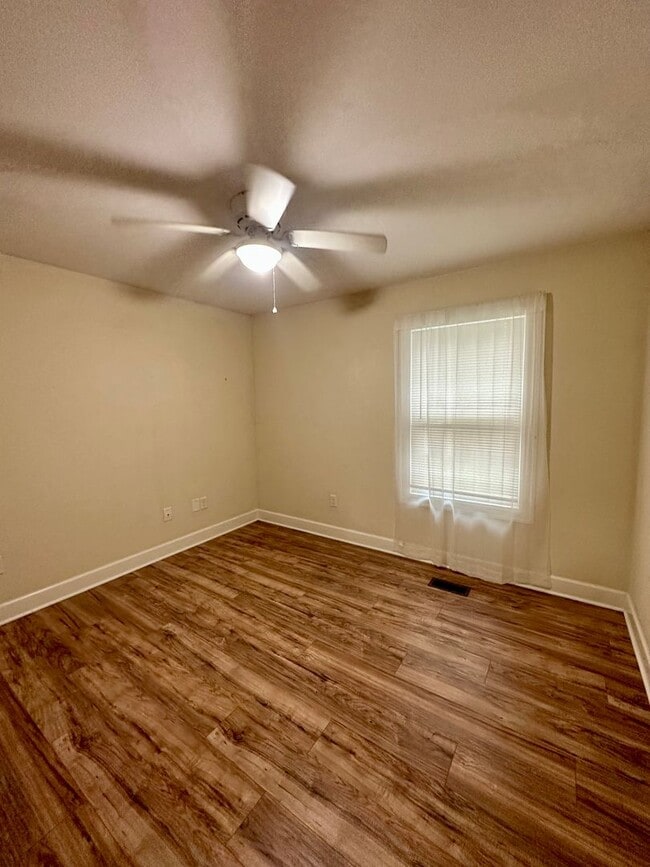 Building Photo - Pre-Leasing Now for the Fall Semester 2026
