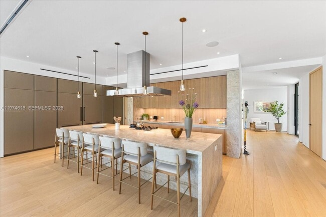 Building Photo - 1510 W 23rd St