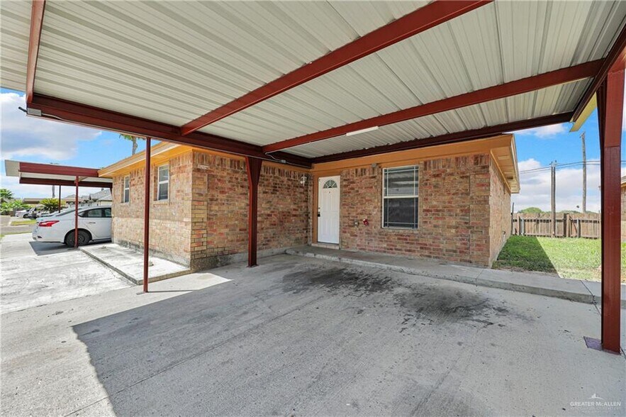 front of unit - 712 Agate St