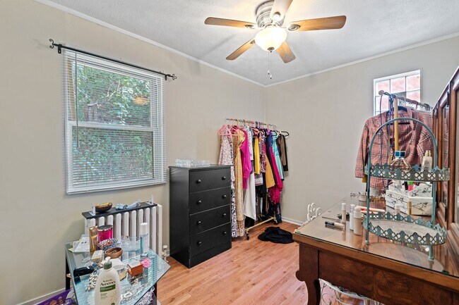 Building Photo - 3819 Beechwood Blvd