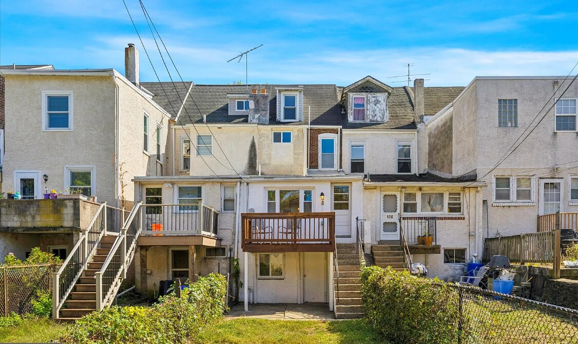 Building Photo - 108 Maple St