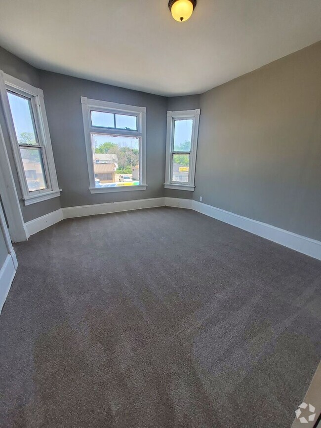 Building Photo - 635-637 W Center St. (Duplex)