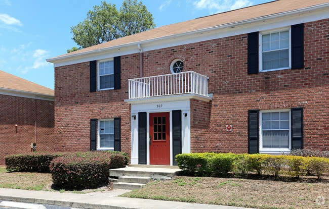 Building Photo - Palmetto at Lakeside