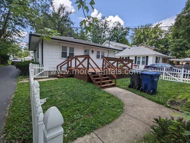 Building Photo - Ranch house with first floor laundry in Wh...