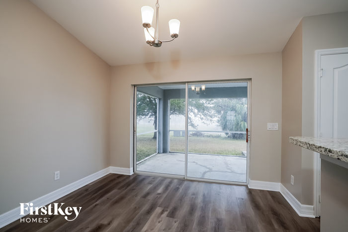 Building Photo - 629 NE Juanita Ct