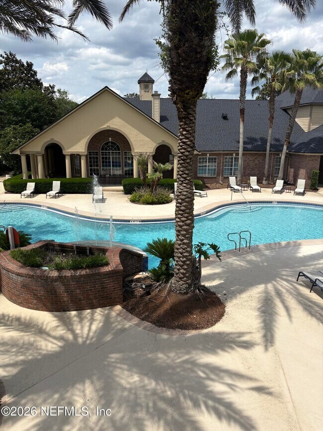 Building Photo - 7800 Point Meadows Dr