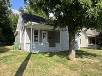 Building Photo - 2 Bed | 1 Bath | Spacious Backyard