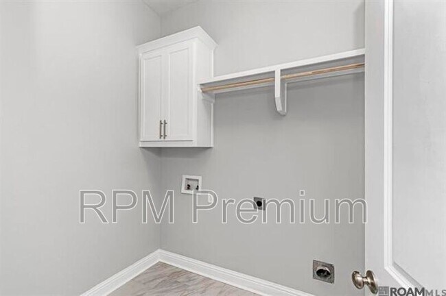 Building Photo - 3673 Spanish Trail