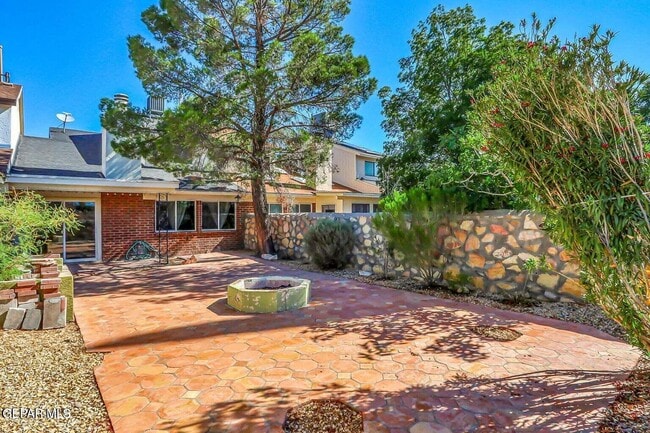 Building Photo - 6622 Dawn Dr