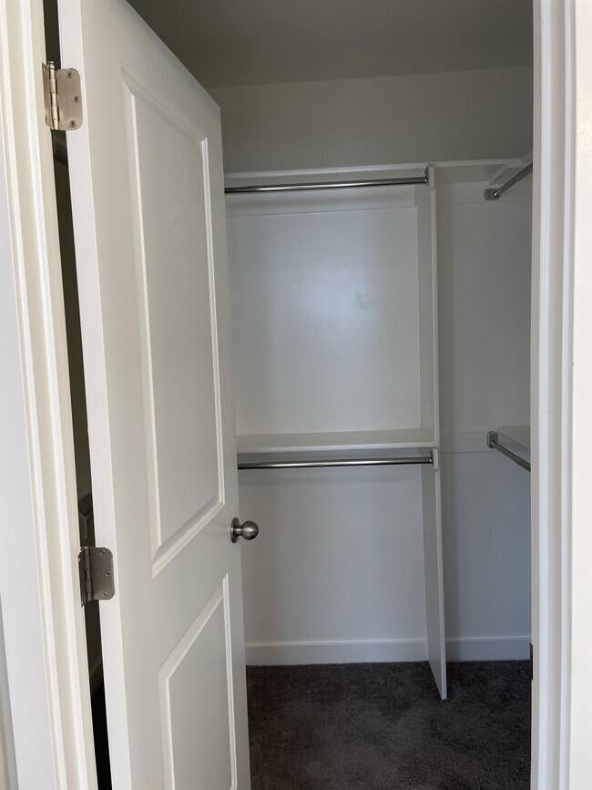 Building Photo - 153 E Brushy Canyon St