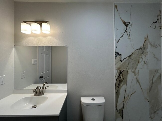 Building Photo - 100 Hillside Rd