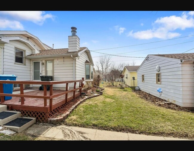 Building Photo - 2 Bedroom 1 Bathroom House, 1/2 OFF FIRST ...