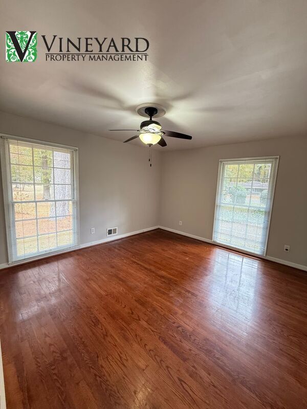 Building Photo - 415 Arnold Ave