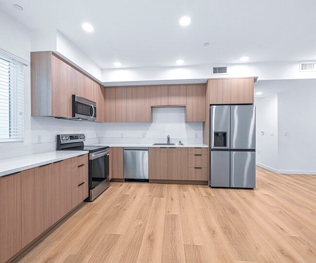 Primary Photo - 14811 Erwin St