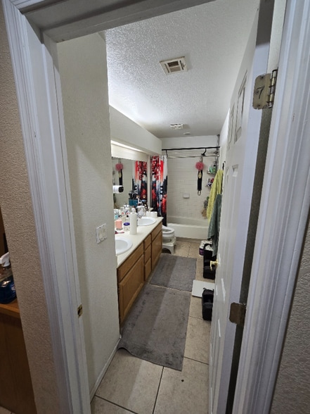 Building Photo - 5516 Via Del Viento Ave