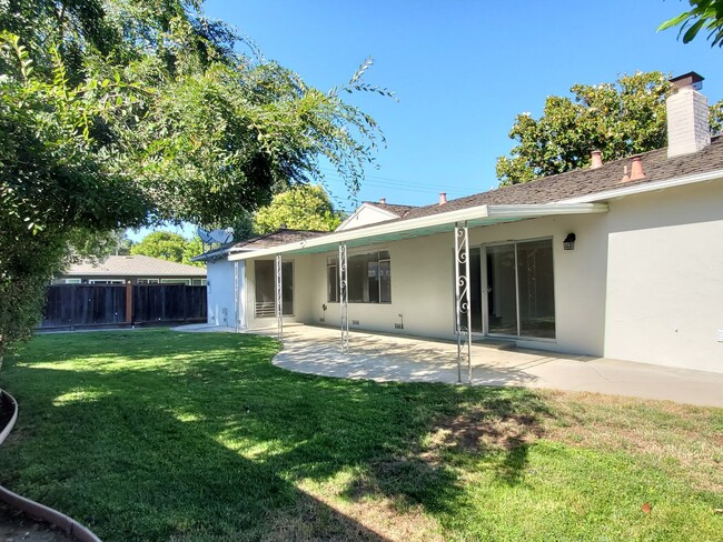 Building Photo - Beautifully Remodeled Single Family Home, ...