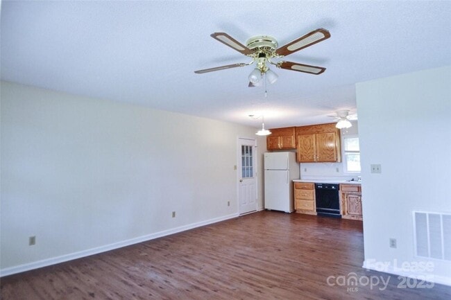 Building Photo - 3711 Dorothys Ln