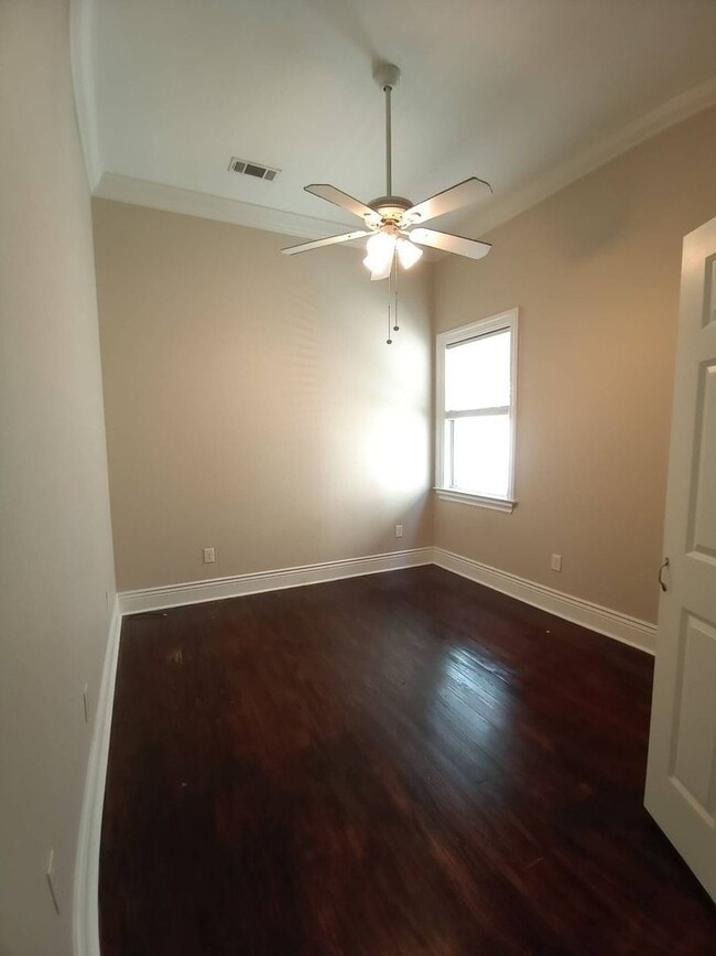 Building Photo - 3028 Cleveland Ave