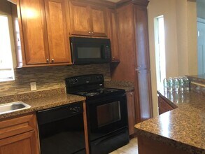Building Photo - 12500 Sandpiper Dr