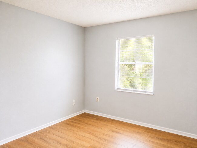 Building Photo - 1273 Sylvia Ave