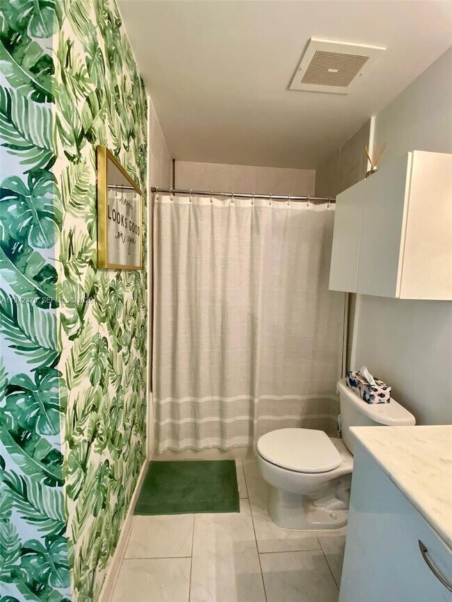 Building Photo - 133 NE 2nd Ave