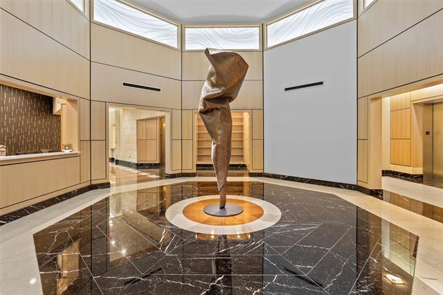 Building Photo - 500 Throckmorton St