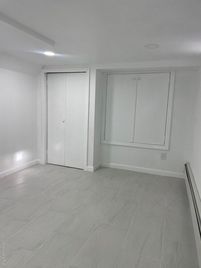 Building Photo - 2754 Homan Pl