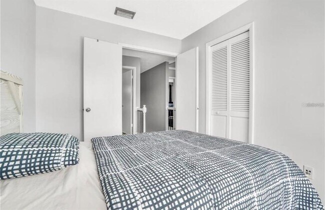 Building Photo - 16208 Pebblebrook Dr