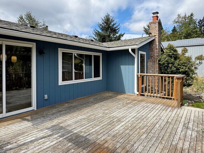 Building Photo - 23557 24th Ave W