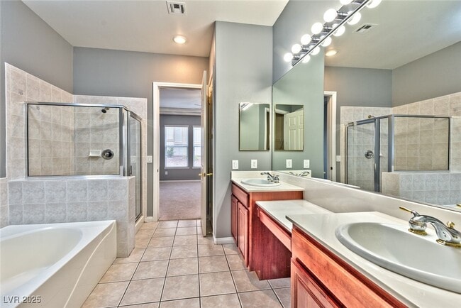 Building Photo - 220 Lorryn Ln