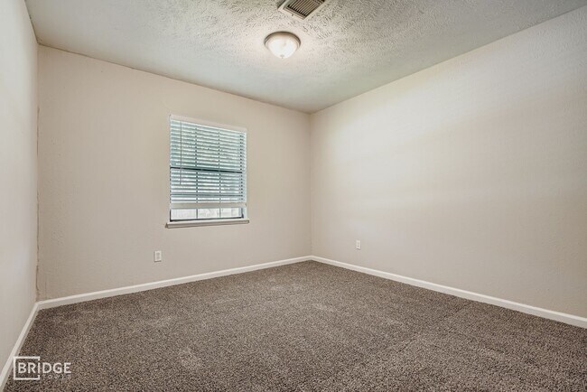 Building Photo - 226 Tara Plantation Dr