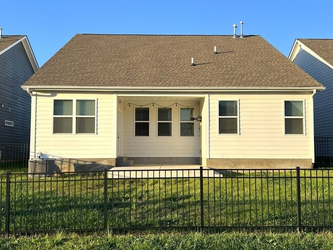 Building Photo - Heirloom Drive