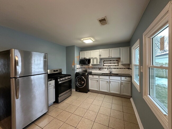 Building Photo - 7752 Beech Ave