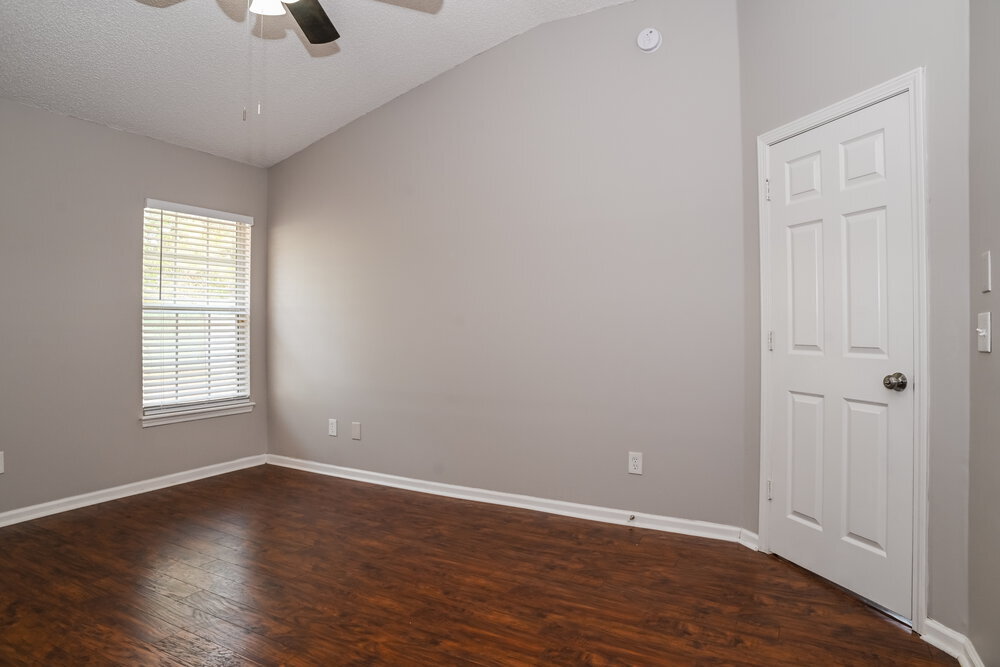 Building Photo - 8237 Abbeyfield Dr