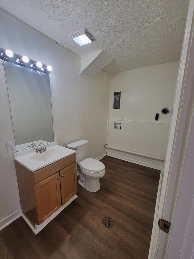 Building Photo - 415 Chapman Ct