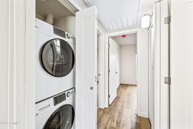 Building Photo - 4139 N 27th St