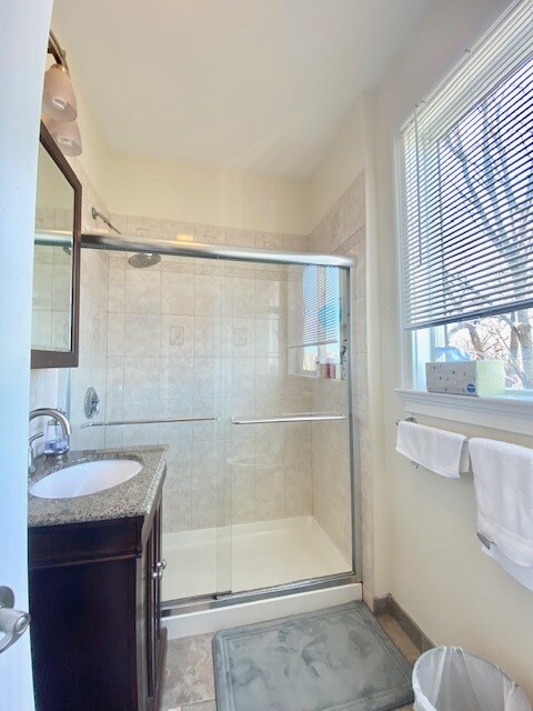 Building Photo - 61 Wait St