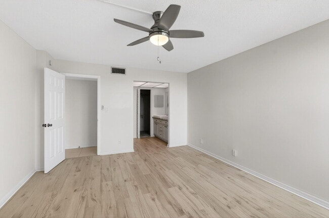 Building Photo - 12 Royal Palm Way