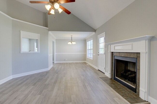 Building Photo - Bonus room is HUGE.  WOW