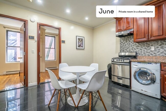 Building Photo - Private bedroom in 3 bed/1 bath Home