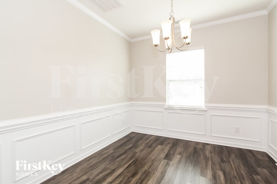 Building Photo - 165 N Cromwell Dr