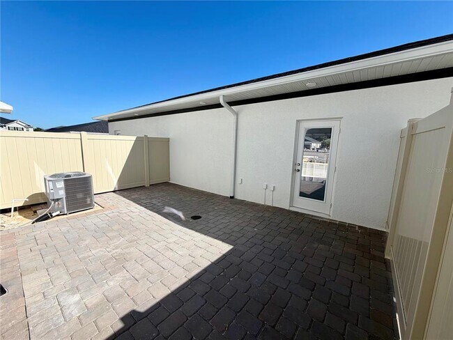 Building Photo - 346 Lady Palm St