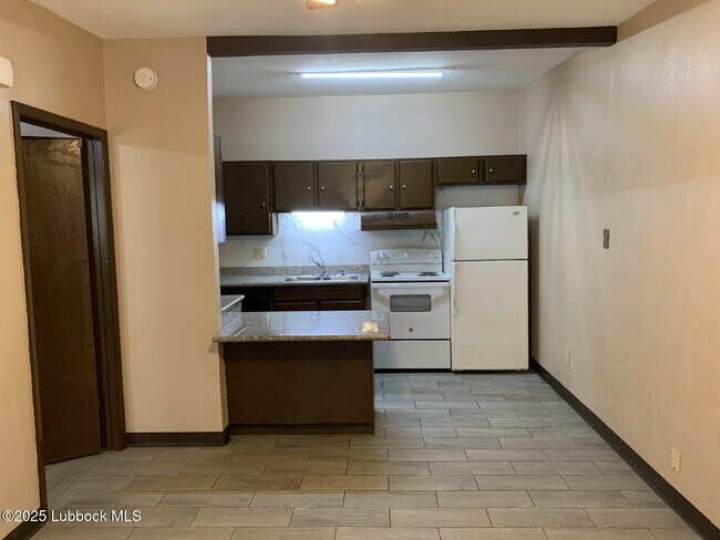 Primary Photo - 226 Cherry St