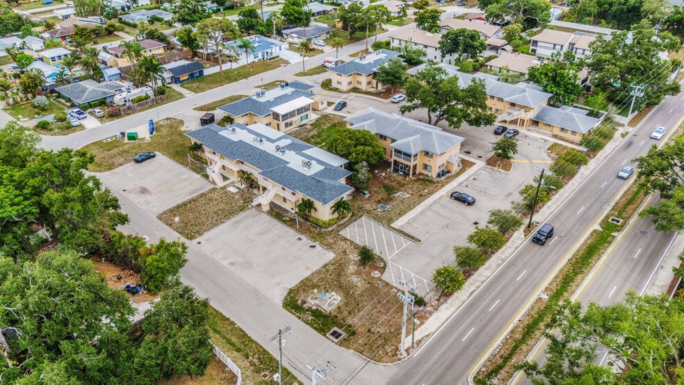 Building Photo - 2826 W Rainbow Cir